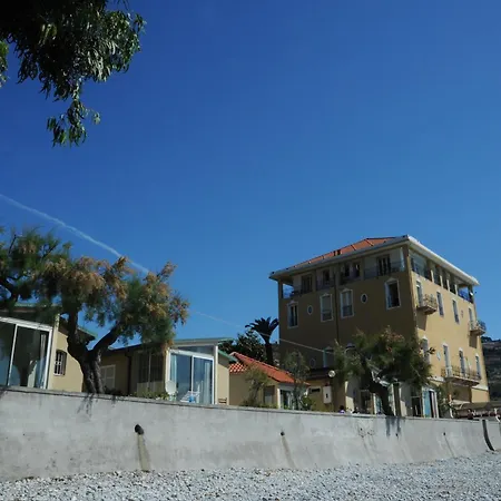 Casette In Riva Al Mare Ale E Manu Latte